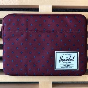 NWT HERSCHEL IPad / iPad Air Sleeve